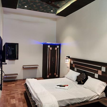 Keshav Hotel Farrukhabad 외부 사진