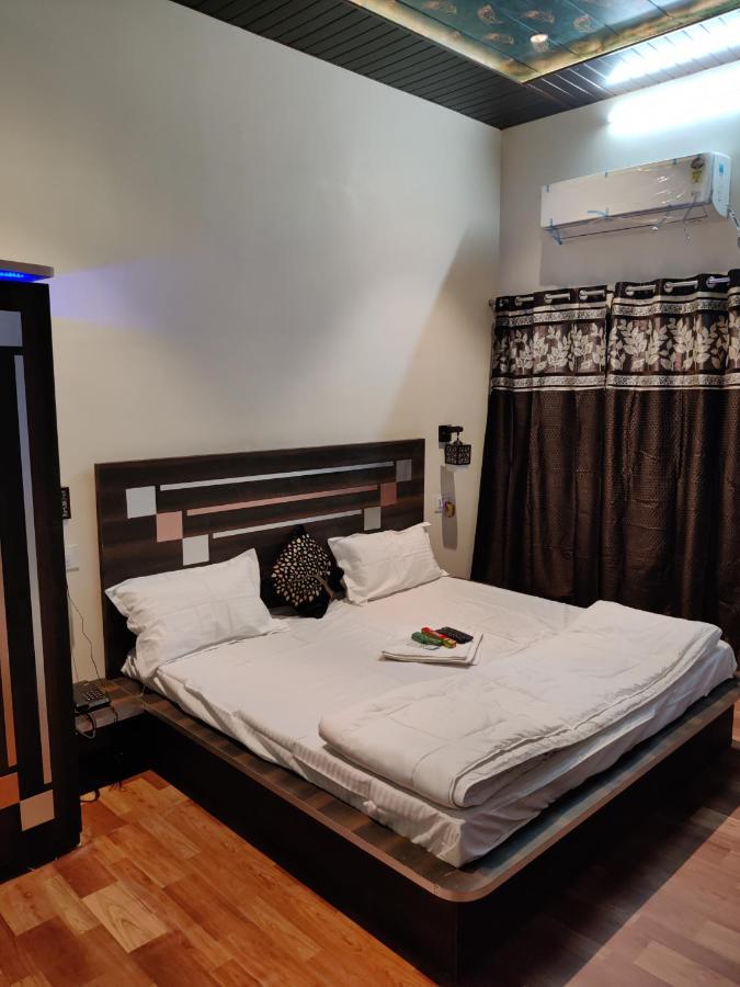 Keshav Hotel Farrukhabad 외부 사진