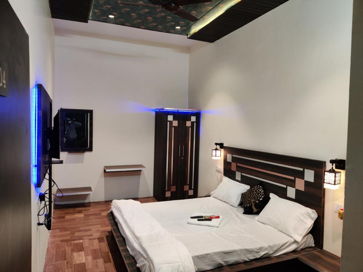 Keshav Hotel Farrukhabad 외부 사진