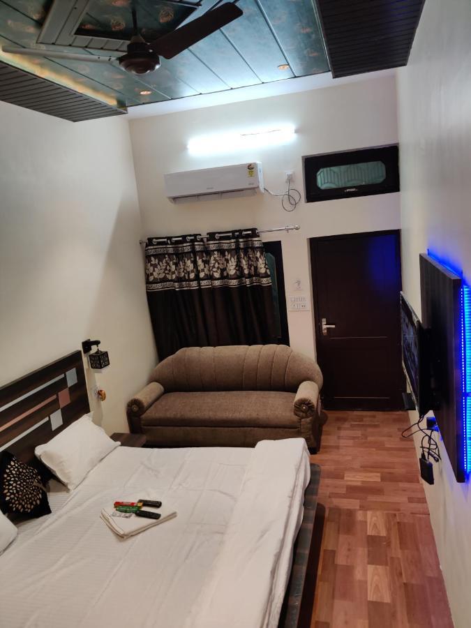 Keshav Hotel Farrukhabad 외부 사진