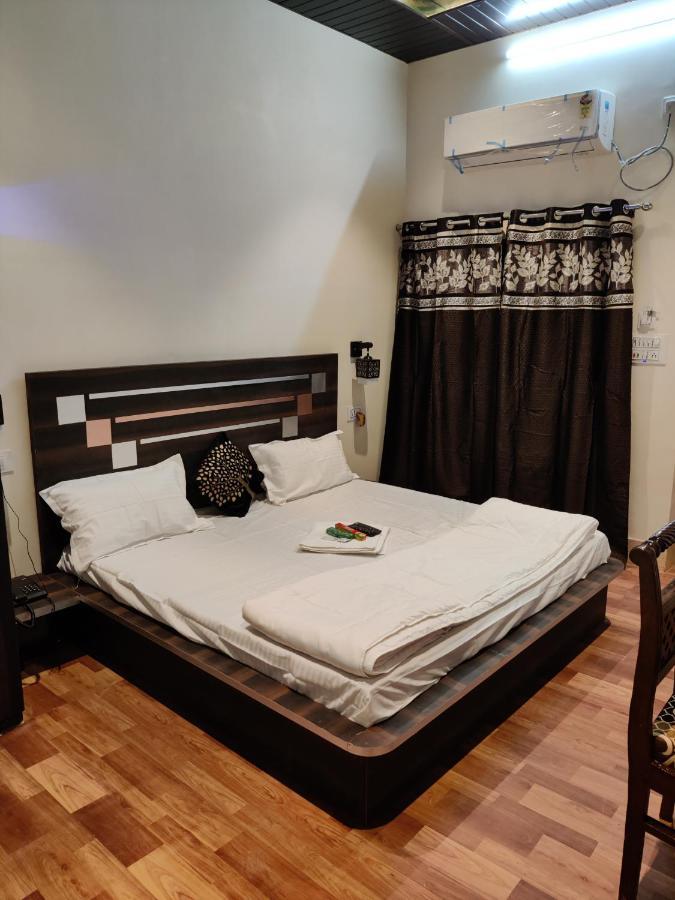 Keshav Hotel Farrukhabad 외부 사진