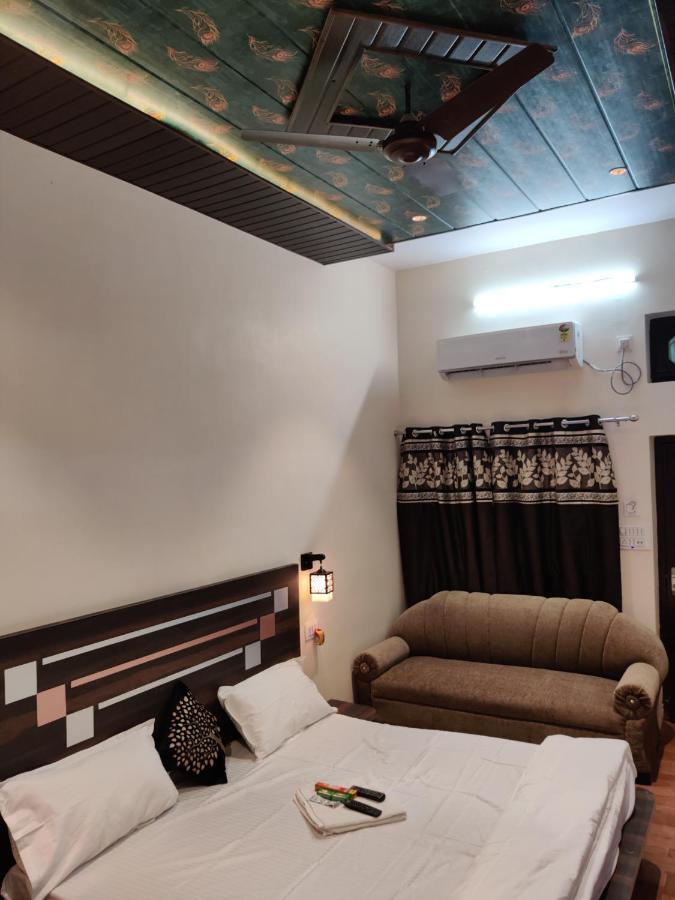 Keshav Hotel Farrukhabad 외부 사진